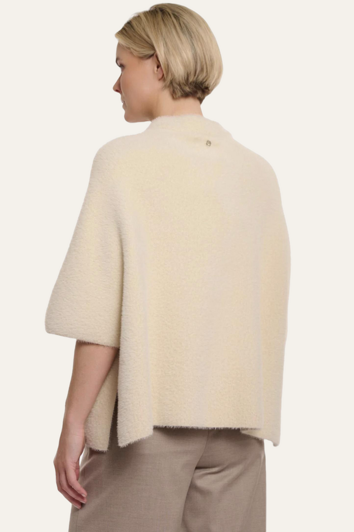 Rino & Pelle "Isra" Cape