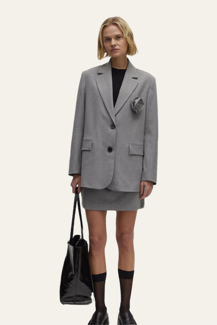 Edited "Kainoa" Blazer mit Brosche