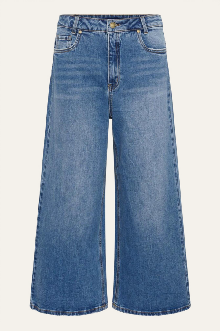 My Essential Wardrobe - "Alma"