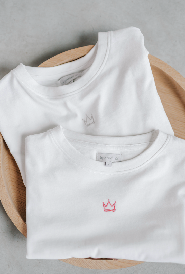 by ANIWI - Essential Longsleeve