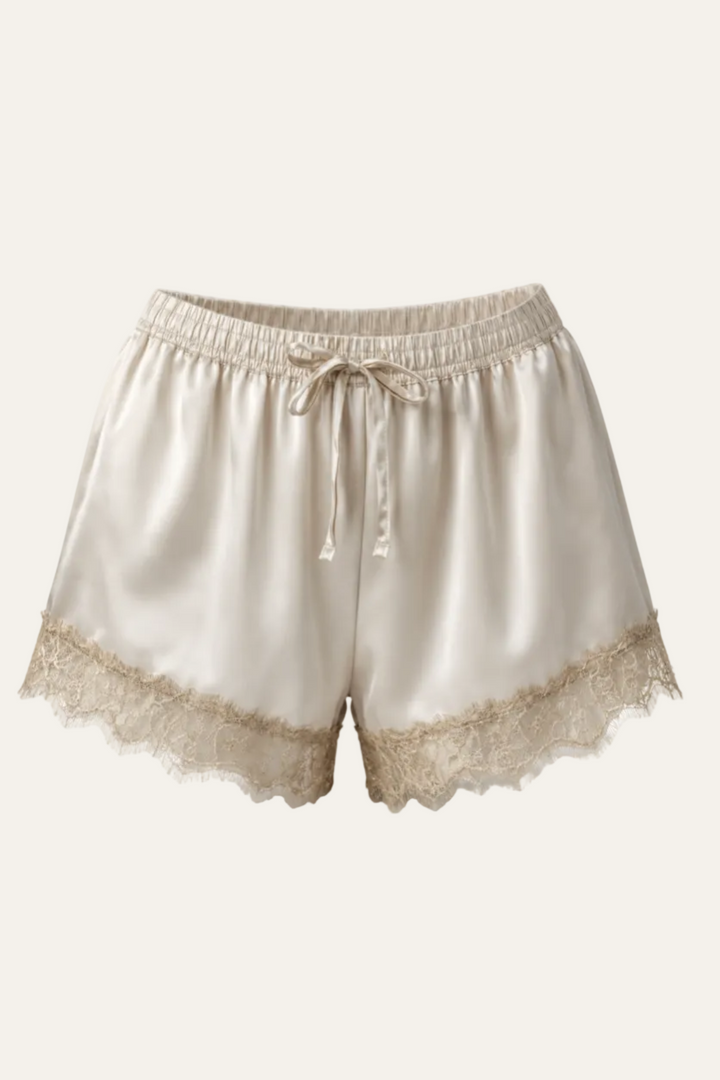 Satin Shorts mit Spitze