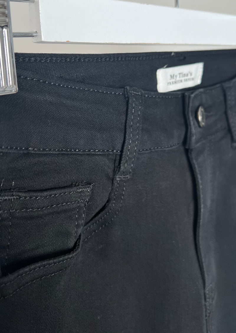 Straight Leg Jeans - "Jada" - Black