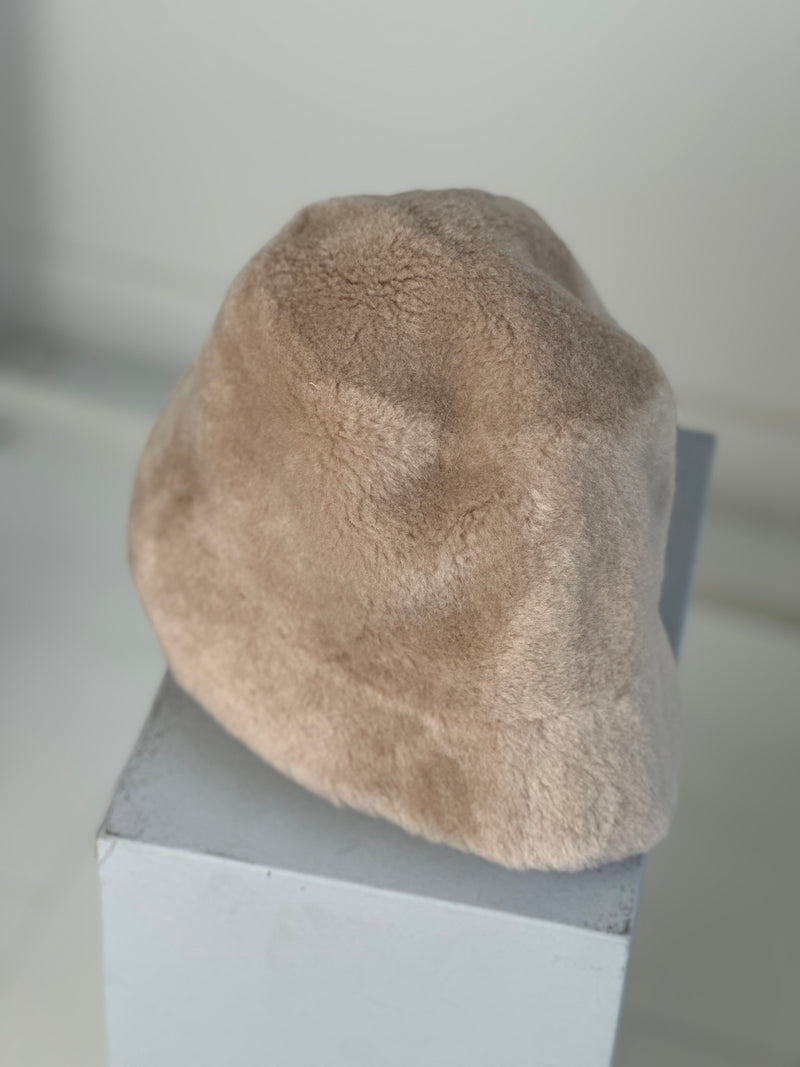 Pride To Be  - Bucket Hat  "Mimi" - Fakefur - Beige