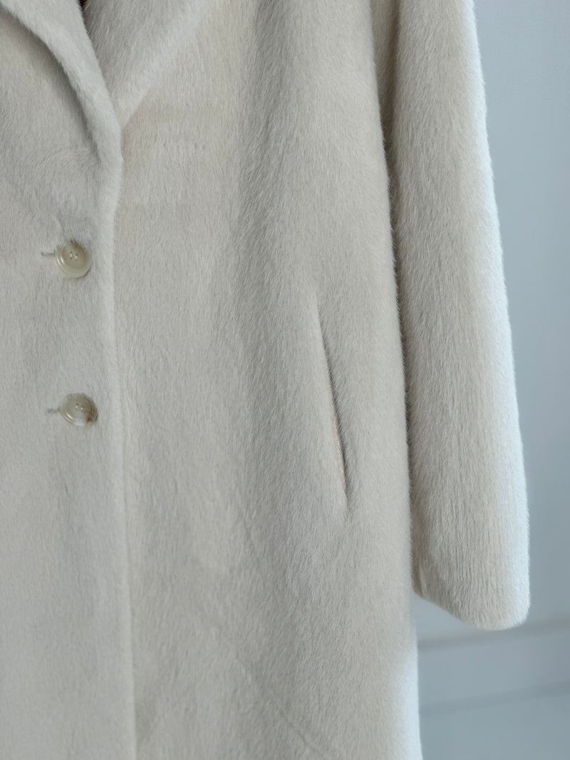 Pride To Be - Mantel - Kira Mink - Offwhite
