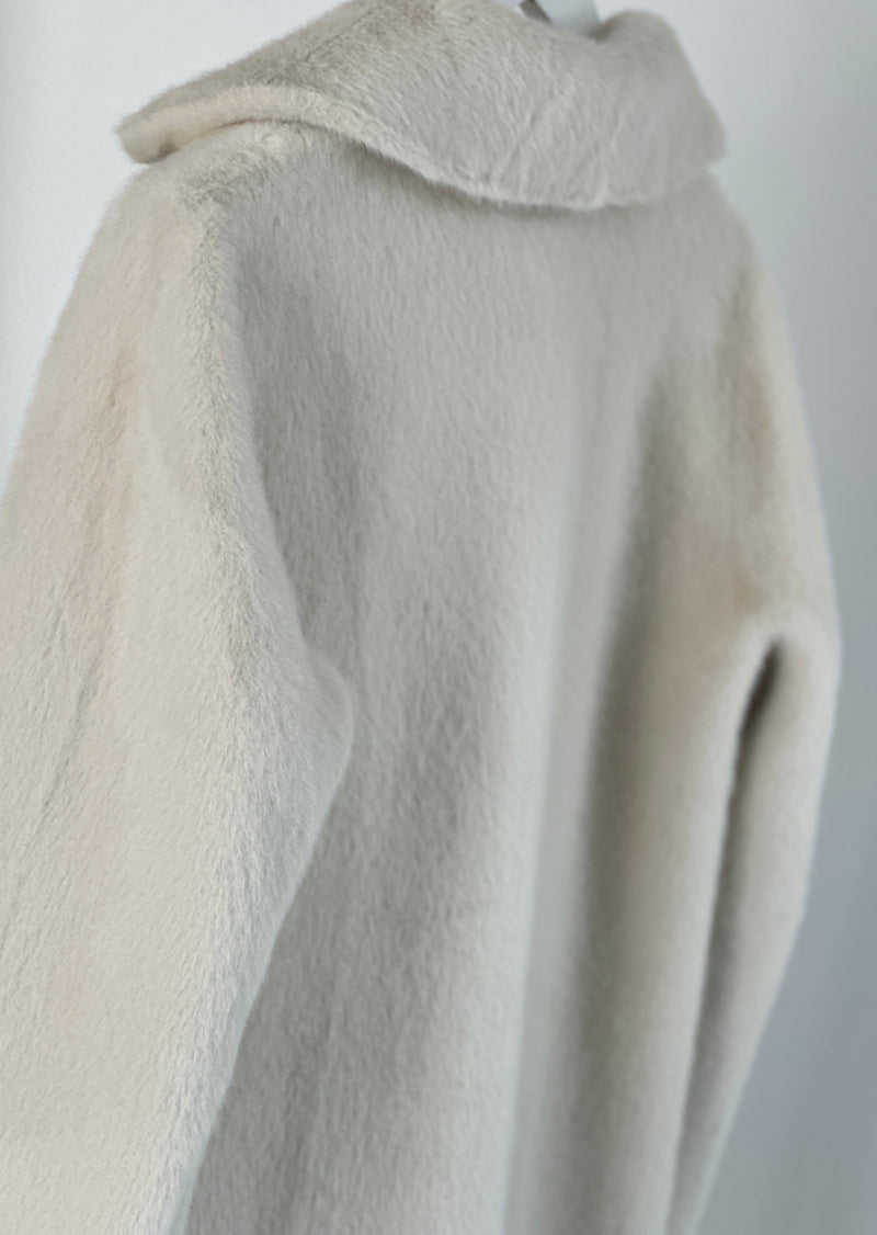 Pride To Be - Mantel - Kira Mink - Offwhite