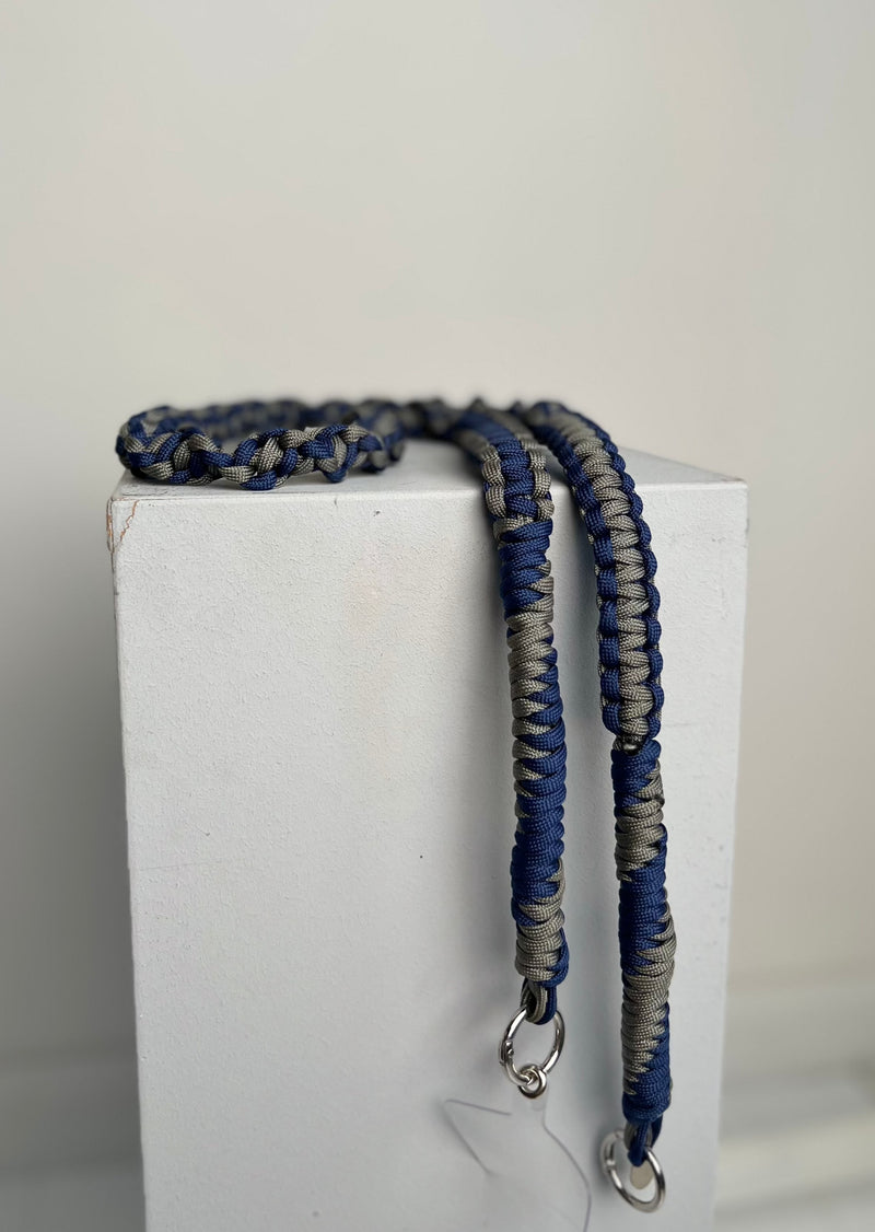Geflochtene Handykette Twisted - Blau/Grau